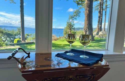 Camano Island House | Waterfront Acre Estate with Hot Tub and Mountain Views
