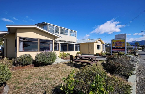 Kaikoura Apartment | Waterfront | Affordable | Location | Unit 6, Waterfront | Affordable | Location