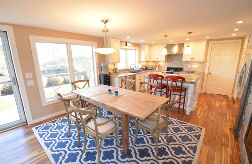 South Yarmouth House | Waterfront and Beach! Private Dock to Kayak, Fish or Boat the Cape and Islands!