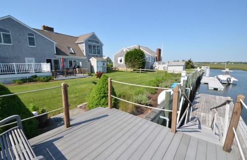 South Yarmouth House | Waterfront and Beach! Private Dock to Kayak, Fish or Boat the Cape and Islands!