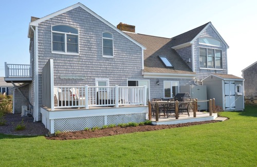 South Yarmouth House | Waterfront and Beach! Private Dock to Kayak, Fish or Boat the Cape and Islands!