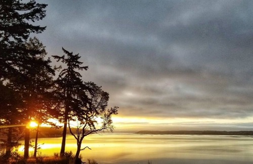 Camano Island House | Waterfront AND tucked in the woods! Such a great escape.