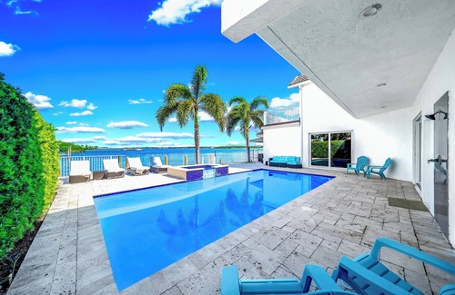 Boynton Beach House | Waterfront Antique Mansion! Heated Pool+Hot Tub!