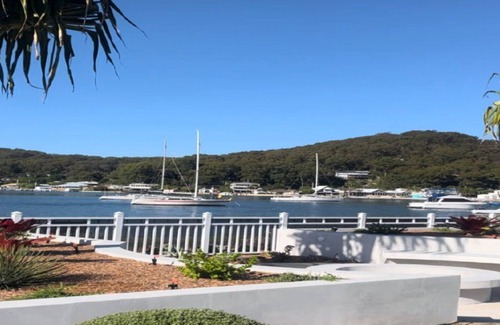 Booker Bay Apartment | Waterfront apartment, stroll to cafes, restaurants