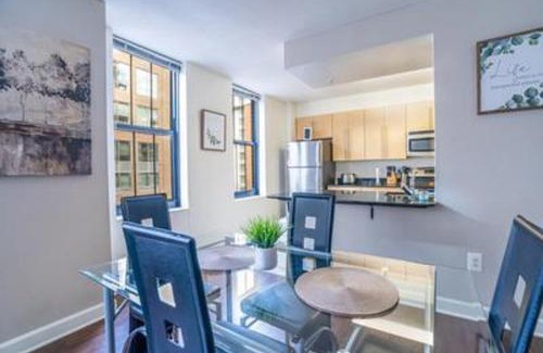 Harbor East Apartment | Waterfront Baltimore 2BR Furnished Apartment apts