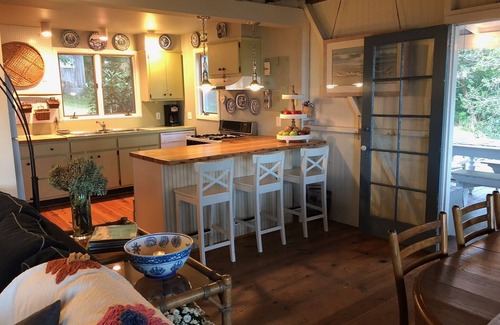 Cutchogue Cottage | Waterfront Beach Cottage on Peconic Bay, Cutchogue, NY