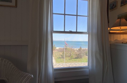 Cutchogue Cottage | Waterfront Beach Cottage on Peconic Bay, Cutchogue, NY