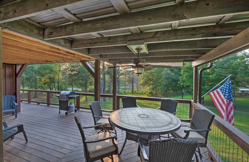 Springdale House | Waterfront Beaver Lake Hideaway w/Kayaks & More!