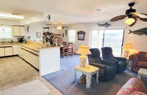 Port Isabel House | *Waterfront & Boat Slip 3 bedr Home * Deck * BBQ