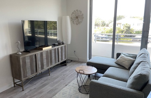 North Trail Condo | Waterfront Brand new condo downtown Sarasota, Florida