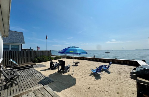 Town of Southold Town House | Waterfront Bungalow w/Private Beach on Peconic Bay