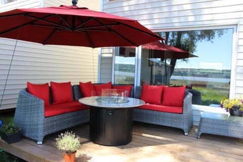 Ste Anne de Beaupre House | Waterfront view - Phenicia House