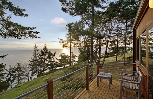 Friday Harbor House | Waterfront Cabin! Adults Only (Whale Watch Point)