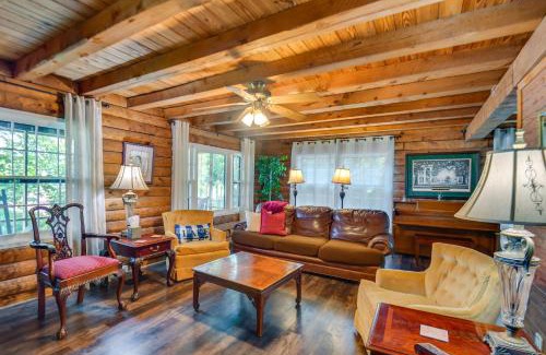 Eatonton House | Waterfront Cabin on Lake Sinclair with Private Dock!