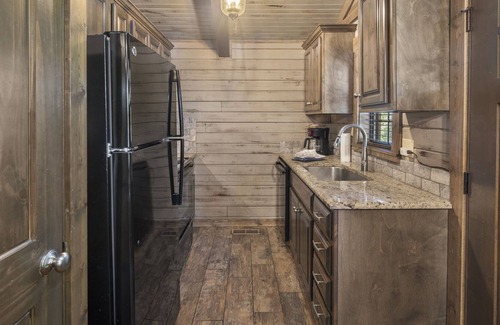 Indian Point Villa | Waterfront Cabin on Table Rock Lake - Indian Point (C09)