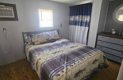 Negreet Cabin | Waterfront Cabin on Toledo Bend Lake - minutes from the water.