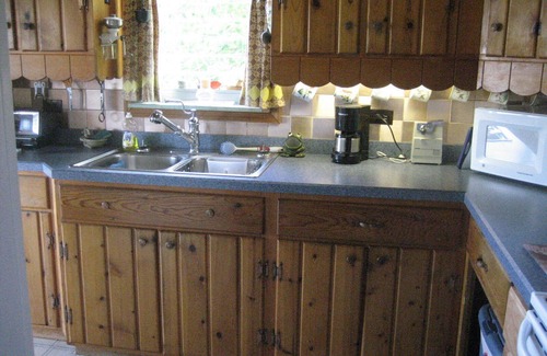 Port Republic House | Waterfront Cabin with Million Dollar View and Luxury Bath! Find Shark's Teeth!