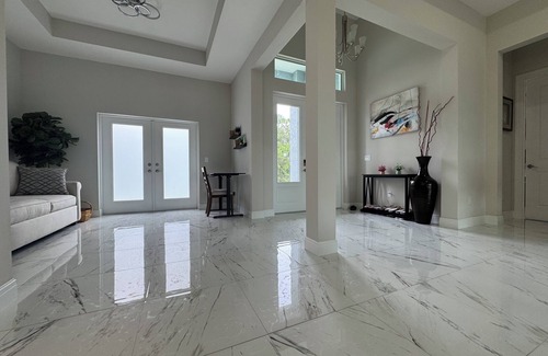 Port Charlotte House | Waterfront Canal House - Port Charlotte with AC and Pool