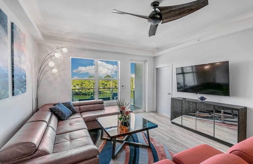 Merritt Island Condo | Waterfront Captain's Stateroom: Views, Pool & Hot Tub!