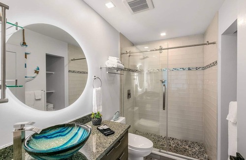 Merritt Island Condo | Waterfront Captain's Stateroom: Views, Pool & Hot Tub!