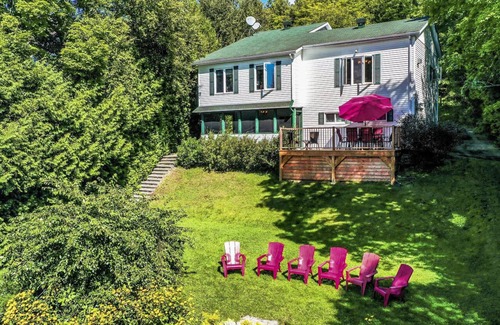 Labelle Ski Chalet | Waterfront Chalet on Lake Labelle with 3 Bedrooms, Hot Tub and Private Dock