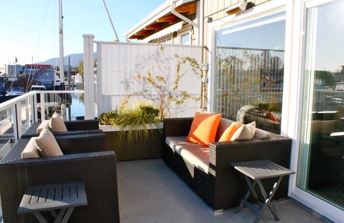 Lower Lonsdale Boat Rental | Waterfront, City View, Modern Float Home