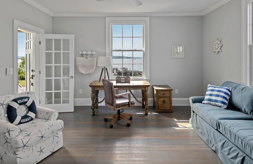 Portland House | Waterfront Colonial - Best Views on the Island! by RedAwning