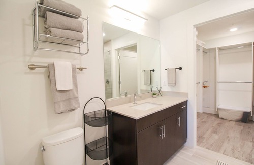 North Trail Condo | Waterfront, Community Pool, Sea La Vie