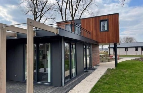 Kaatsheuvel House | Waterfront, Compact living room, With balcony
