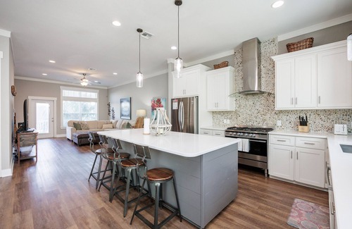 Corpus Christi House | Waterfront Complex Views, Proximity to the Beach with Easy Garage Access