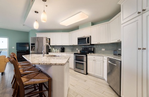 Morehead City Condo | Waterfront Condo Getaway