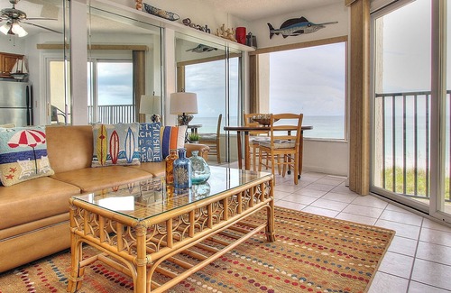 Belleair Beach Condo | Waterfront condo with pool, beach access, Gulf-view balcony & central AC