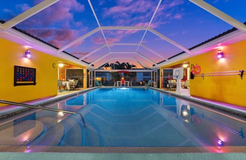 Caloosahatchee Condo | Waterfront Condo with Pool & Boat Slip
