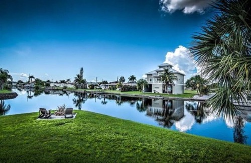 Charlotte Park House | Waterfront corner lot-Heated Pool. You will love it as much as we do ❤️