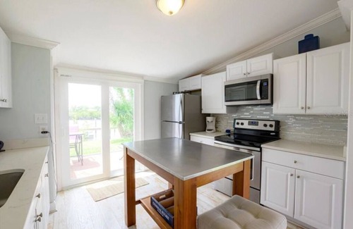 New Smyrna Beach Condo | Waterfront Cottage - Your perfect Retreat to Rest and Relax on the River!