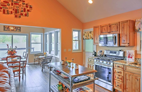 Great Barrington Cottage | Waterfront Cottage: 10 Min to Great Barrington!