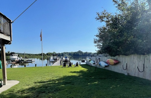 Fort Howard Cottage | Waterfront cottage on the Chesapeake Bay located 5 minutes from two state parks.