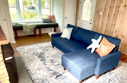 East Moriches Cottage | Waterfront Cottage across from Cupsogue Beach