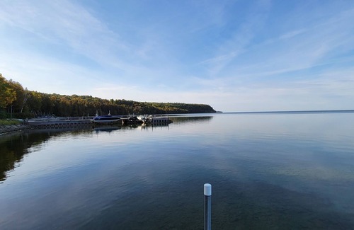 Fish Creek Cottage | Waterfront cottage in Ephraim