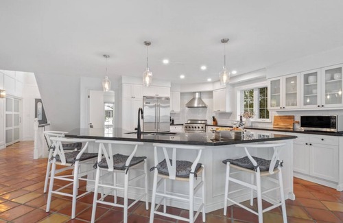 Meaford House | Waterfront Cottage on Georgian Bay w/Hot Tub