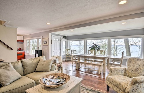 Clayton Cottage | Waterfront Cottage on Sawmill Bay w/Deck!