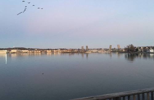 Sturgeon Bay Cottage | Waterfront cottage 3bdrm