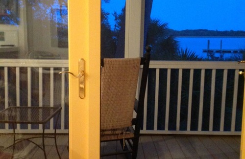 Beaufort Cottage | Waterfront Cottage with Private Veranda