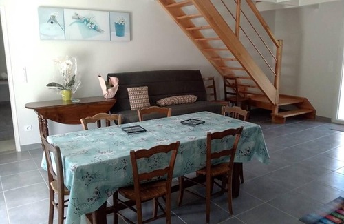 Frangy-en-Bresse House | Waterfront country property