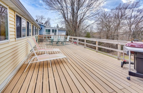 Crofton Cabin | Waterfront Crofton Cabin - Boat Dock & Fire Pit!