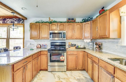 Dandridge Cabin | Waterfront Dandridge Cabin, 24 Mi to Pigeon Forge!