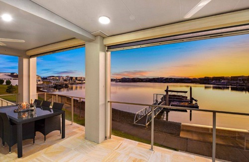 Port Macquarie House | Waterfront Delight, TOP NOTCH