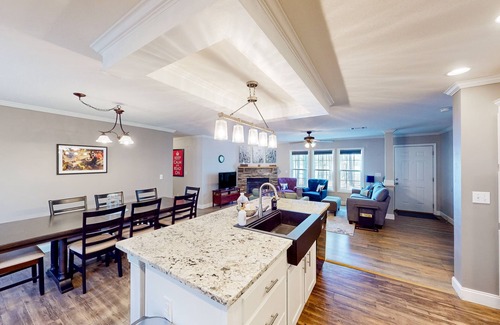 Saluda House | Waterfront, dog-friendly home on Lake Murray with dock, kayaks & firepit