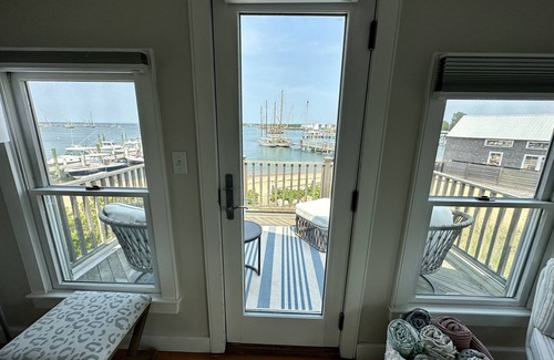 Vineyard Haven Cottage | WATERFRONT Downtown Cottage w/Beach