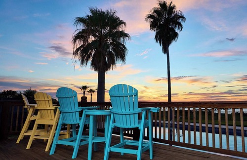 Rockport House | Waterfront Dream: 270' Pier, Pool & Sunset Magic